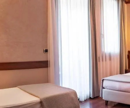 Hotel Venezia 4*