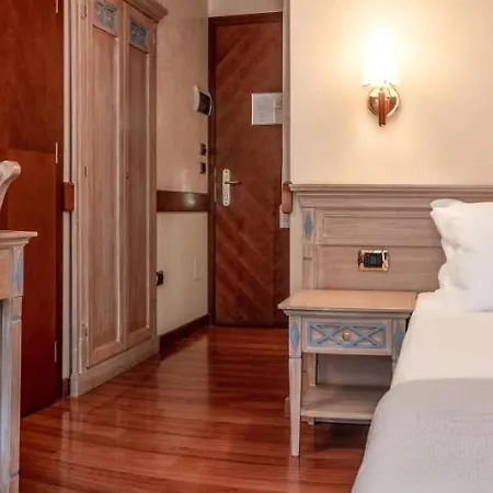 威尼斯别墅酒店 4* 格拉多