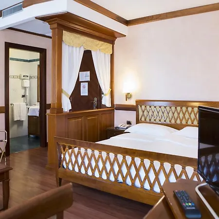 酒店 威尼斯别墅酒店 4*